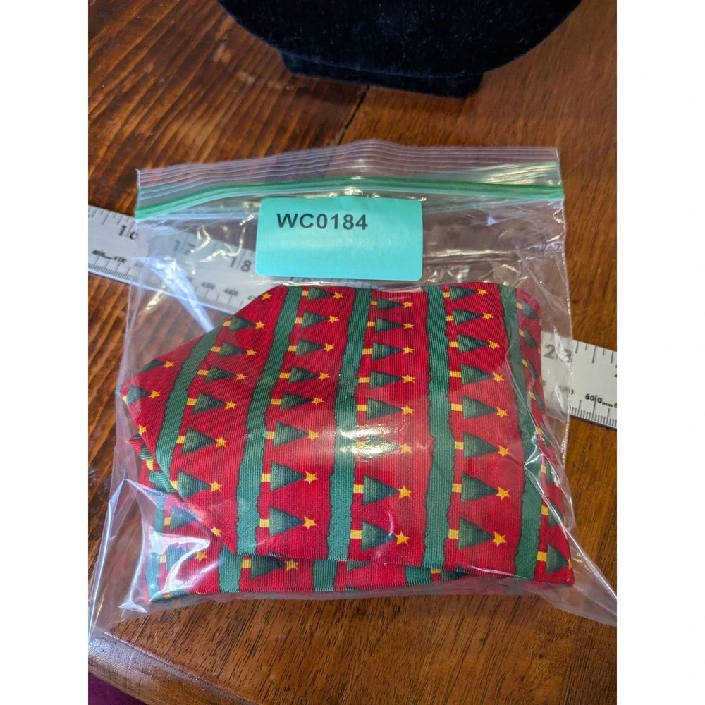 ALynn $70 Christmas‎ Tree Farm Necktie Red Green Holiday Festive Silk Tie